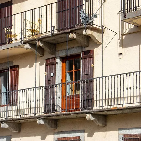 T4 Spacieux Avec Balcon Aux Pieds Des Sentiers Avec Vue Sur Les Montagnes - Jusqu'a 8 Personnes *