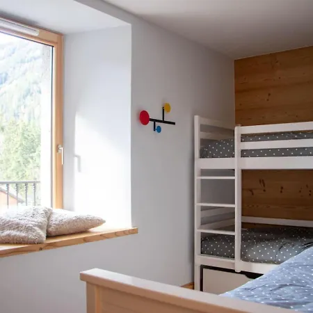 T4 Spacieux Avec Balcon Aux Pieds Des Sentiers Avec Vue Sur Les Montagnes - Jusqu'a 8 Personnes *
