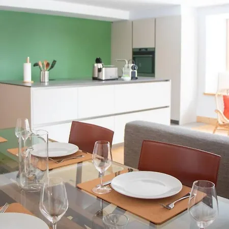 T4 Spacieux Avec Balcon Aux Pieds Des Sentiers Avec Vue Sur Les Montagnes - Jusqu'a 8 Personnes Апартаменты
