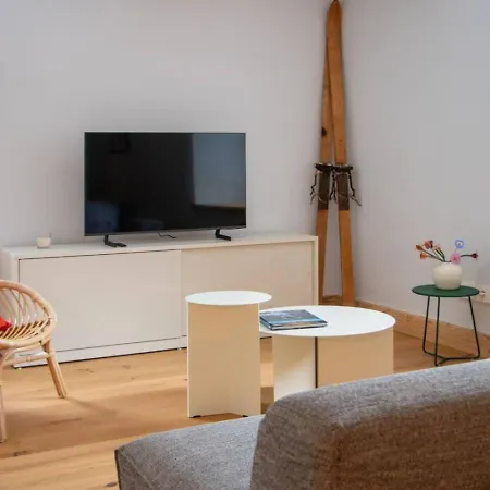 T4 Spacieux Avec Balcon Aux Pieds Des Sentiers Avec Vue Sur Les Montagnes - Jusqu'a 8 Personnes Lejlighed