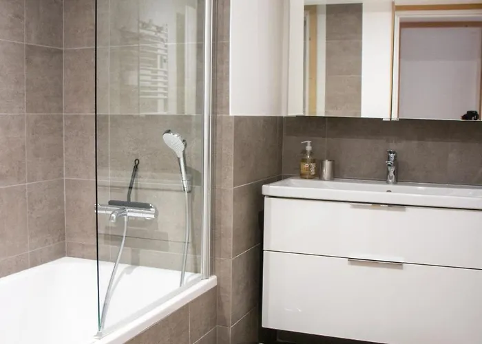 Lumineux - 8 Personnes - Wifi - Lave-linge - Au Pied Des Pistes Et Des Transports